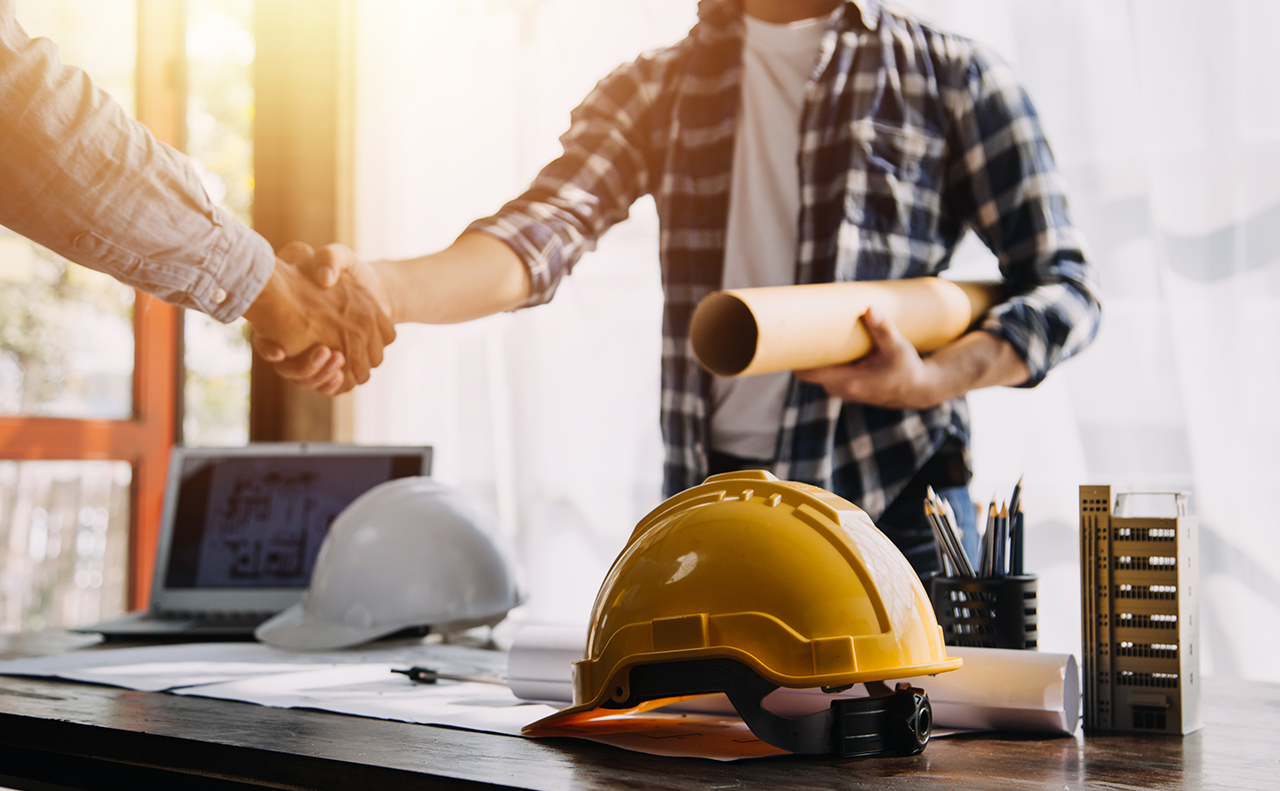 Contractor not finishing their job کار نیمه تمام پیمانکار