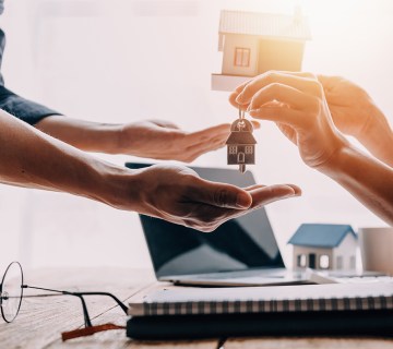 Dual agency in real estate transactions